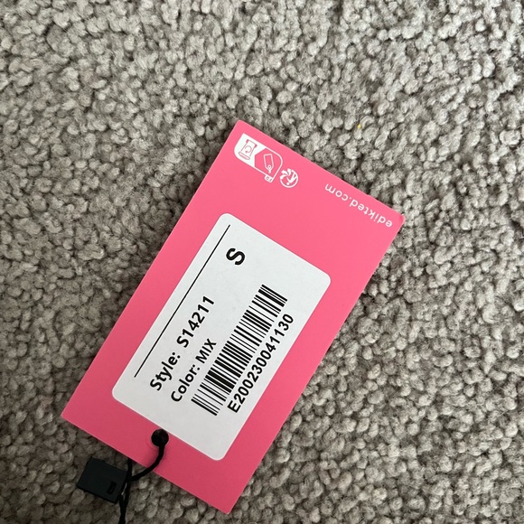 Stripe Strapless Rib Sweater Dress
EDIKTED - Picture 5 of 5